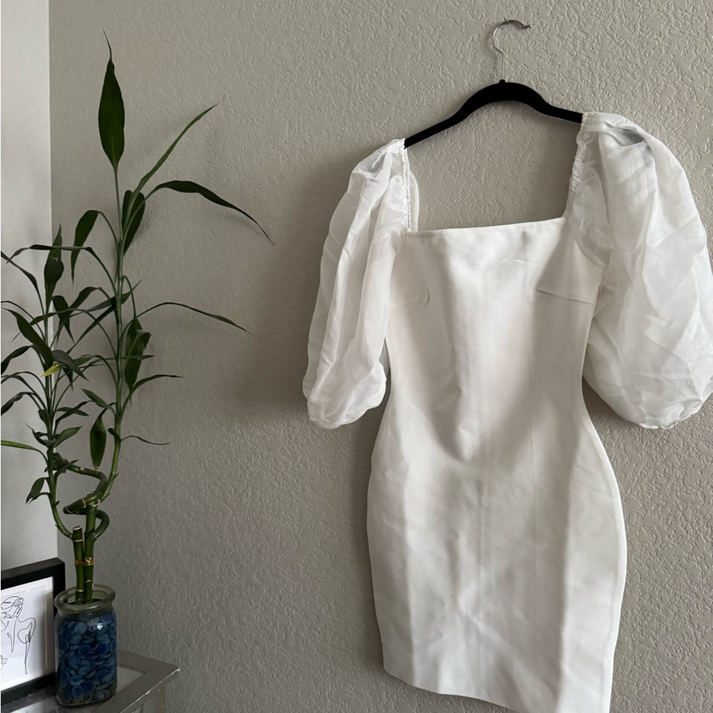 Bandage Tight White dress with puff sleeve